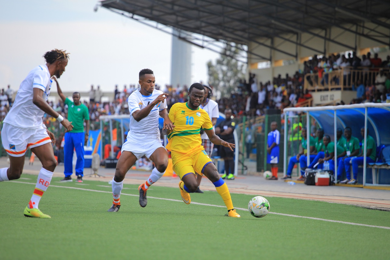 Manishimwe Djabel n'abakinnyi ba Congo b'ibigango