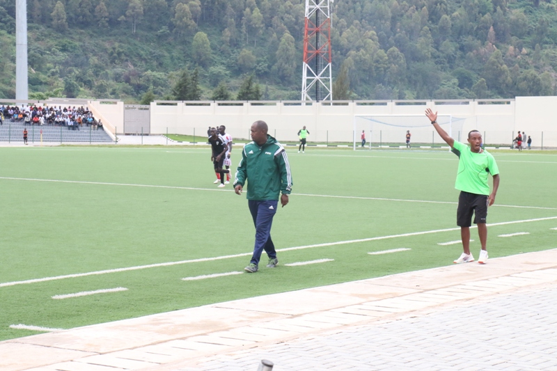 Abatoza ba Etincelles hari ibyemezo by'umusifuzi batishimiraga