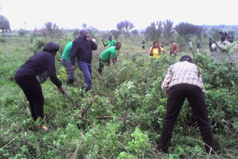 Bahise batangira umuganda n'imbaraga nyinshi.