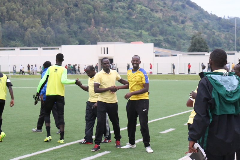 Ndikumana Hamad Katauti, na bagenzi be bishimira amanota atatu