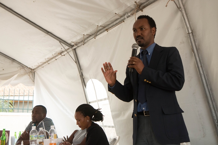 Gaby umwe mu barimu bamaze igihe kirekire batoza abafotozi b'umwuga.