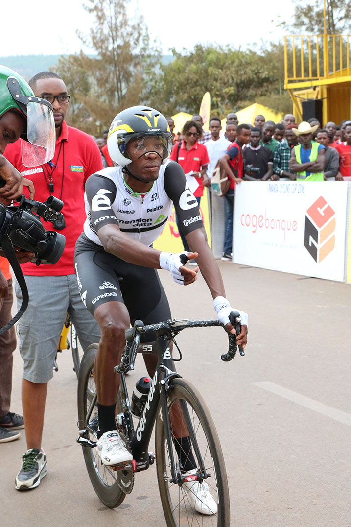 Adrien Niyonshuti uzahagararira u Rwanda mu mikino Olempike