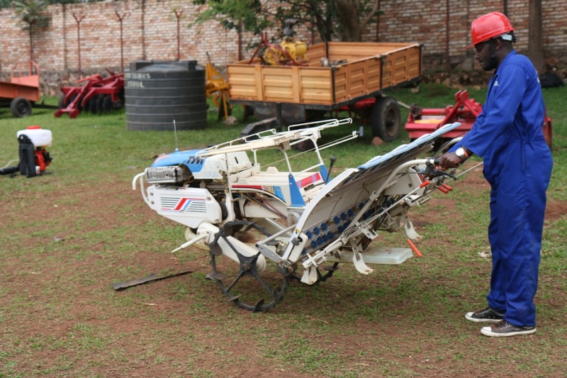 Bize gukoresha amamashini atandukanye ndetse biga no kuyakora yagize ikibazo