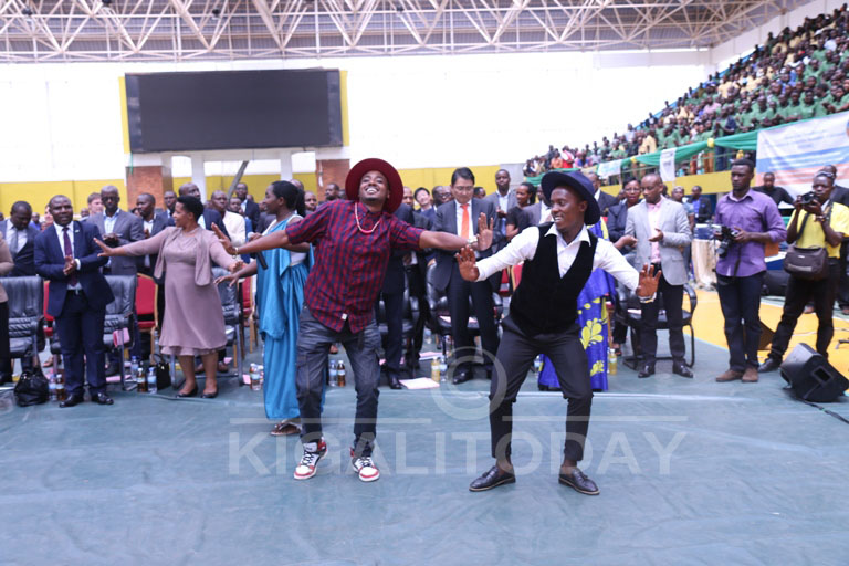 Abitabiriye uwo muhango bacinye akadiho