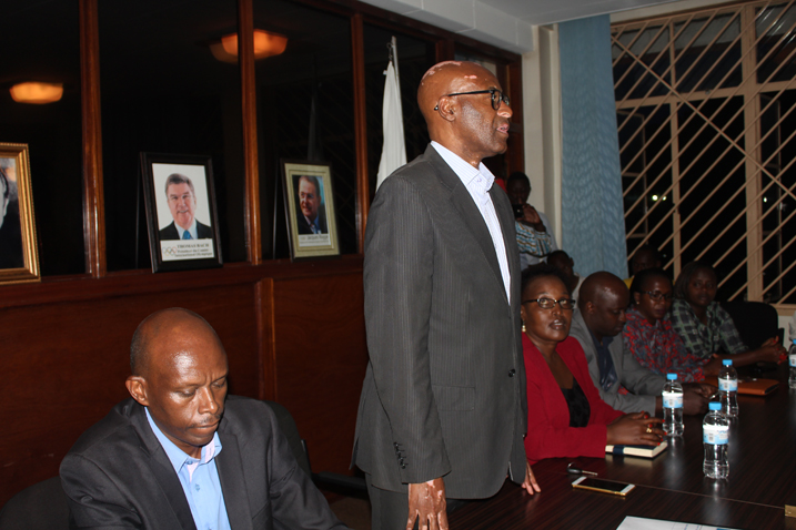 Amb. Munyabagisha Valens ageza ijambo ku bari bitabiriye uyu muhango