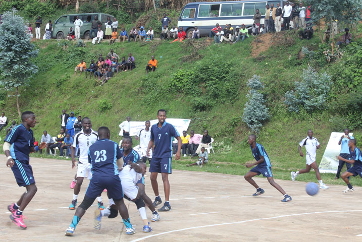 Umukino wa nyuma wahuje amakipe asanzwe ahangana muri Handball