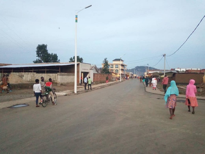 Imihanda mishya irimo gukorwa ireshya na Km 6,4 izoroshya ingendo zo mu makaritsiye y