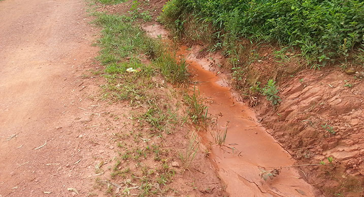 Imihanda mibi iba imbogamizi ku kugeza umusaruro ku masoko.