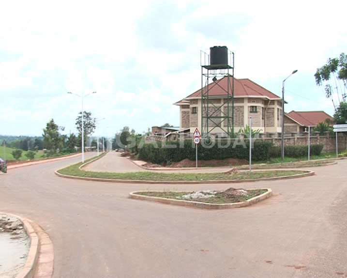 Imihanda yo mu mujyi yashyizwemo kaburimbo.