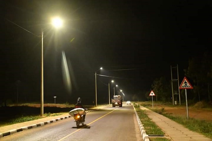 Imihanda yubatswe mu cyiciro cya mbere n'icya kabiri yamaze gushyirwaho amatara