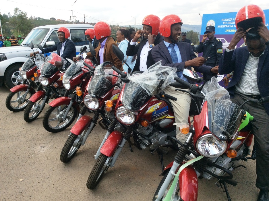 Imirenge ya mbere yahembwe moto