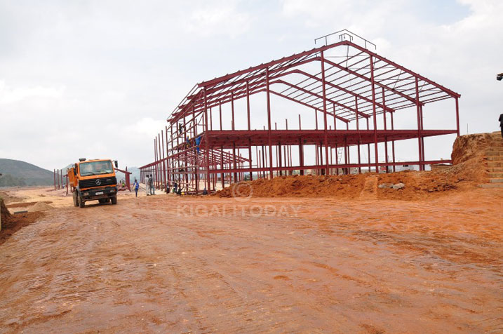 Imirimo yo kubaka uruganda yaratangiye