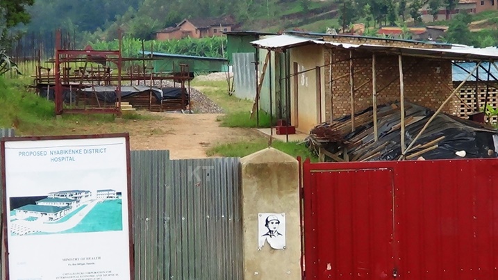 Imirimo yo kubaka Ibitaro bya Nyabikenke yadindiye ntaho iragera.