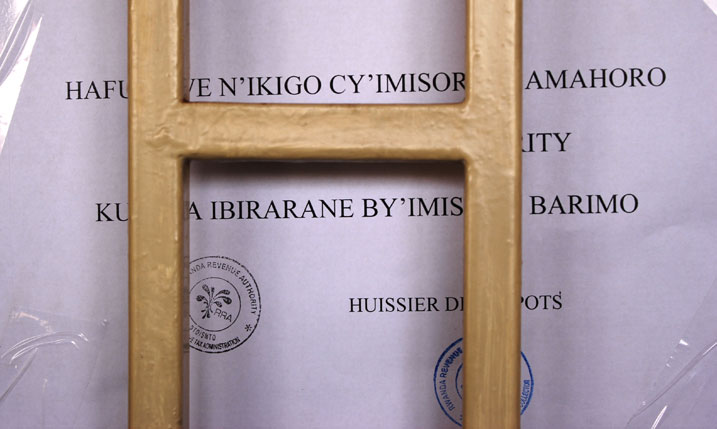 Imiryango y'akabari Stella Matutina yafunzwe kubera ibirarane by'imisoro.