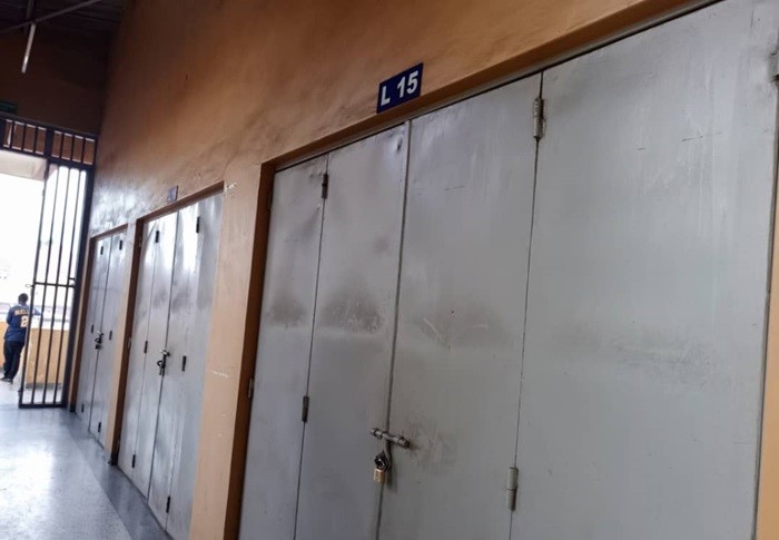 imiryango yagenewe gucururizwamo irafunze