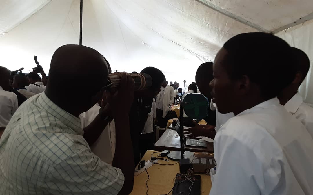 Abanyeshuri bamuritse imishinga bakoze ishobora kuzana impinduka mu buzima