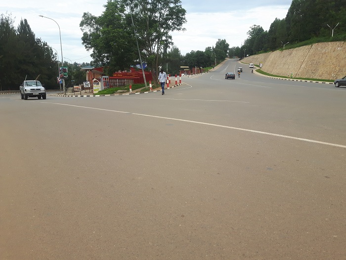 Guma mu rugo irakomeje muri Kigali, imodoka ni nke mu mihanda bigatuma imyuka ihumanya ikirere igabanuka