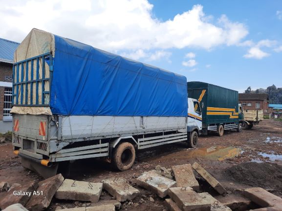 Imodoka zari zitwaye imfashanyo igenewe abahuye n'ibiza