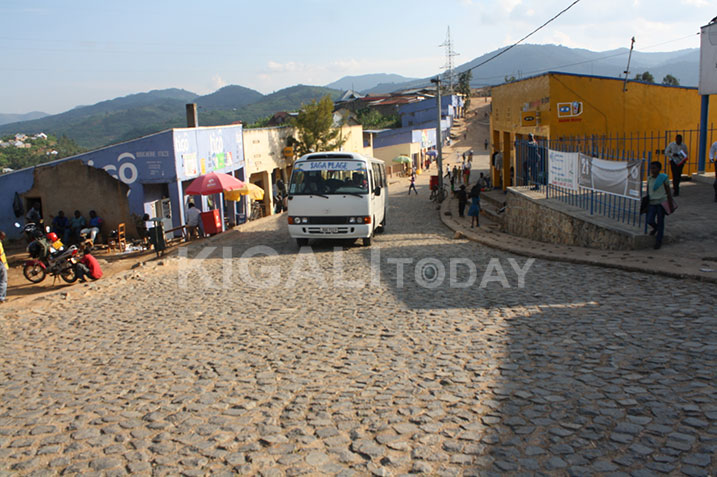 Iyo gare yafunzwe imodoka ziba zizenguruka zishaka abagenzi.