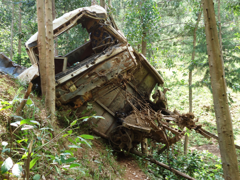 Imodoka yaguye munsi y