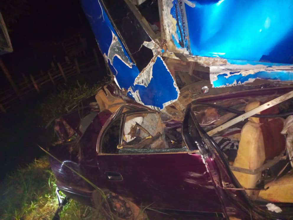 Imodoka bari barimo ni uku yabaye