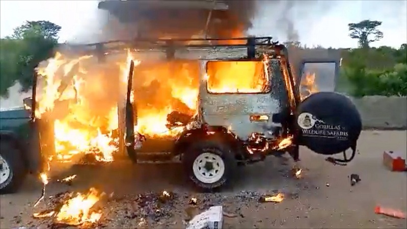 Ba mukerarugendo barishwe n