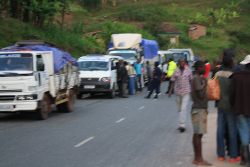 Imodoka zahagaritswe kure ngo hirindwe impanuka.