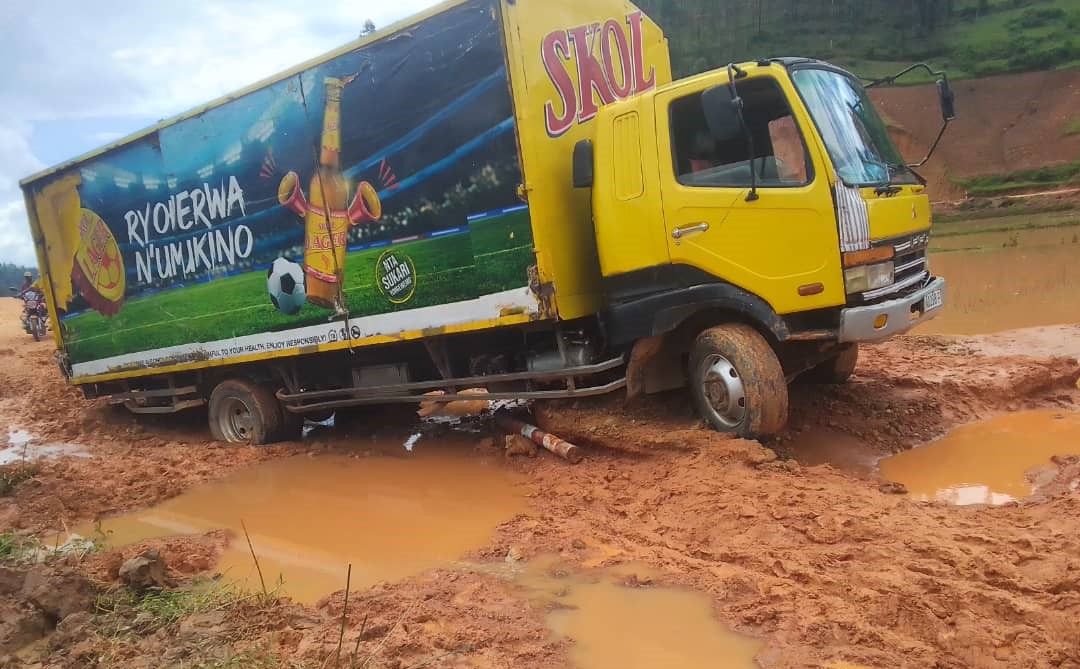 Imodoka yari itwaye ibinyobwa imazemo iminsi ibiri