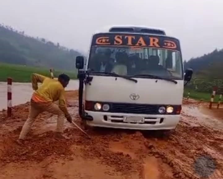 Imodoka zitwara abagenzi nazo zabujwijwe kongera kunyura mu nzira yari yakozwe