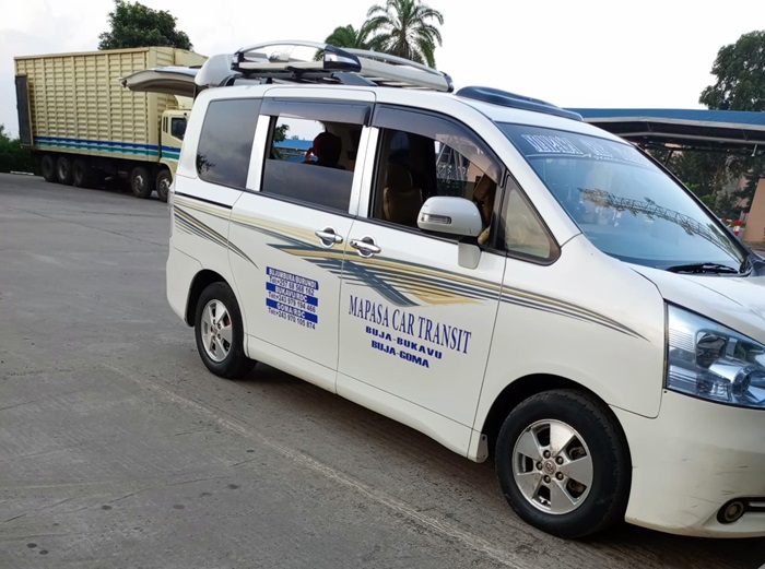 Imodoka zizinduka mu gitondo ziva mu mujyi wa Goma zijya i Bujumbura, zifashishije imihanda yo mu Rwanda