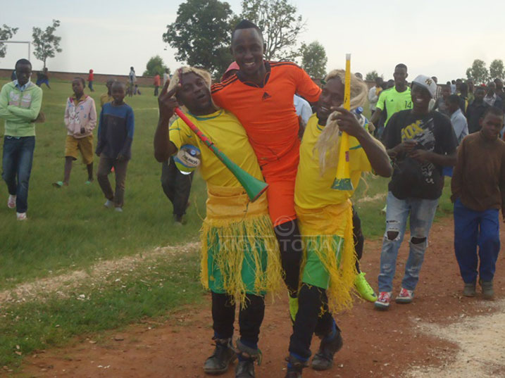 Bashimishwa cyane n'abakinnyi bitwara neza mu kibuga