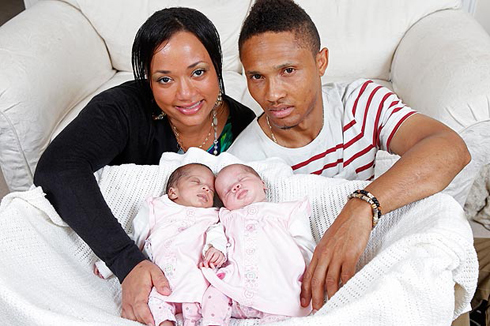 Ise na nyina b'abana nubwo babonye ari ibintu bidasanzwe ariko babyakiriye neza. 