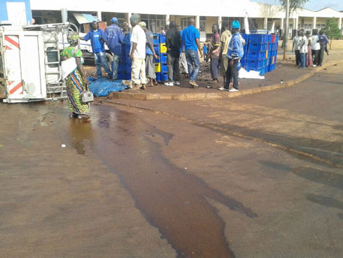 Umuvu w'inzoga watembye ukagirango ni imvura yaguye.