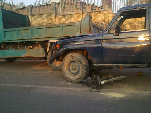 Umunyegare ngo yavanwe mu mapine y'iyo modoka yakomeretse cyane.