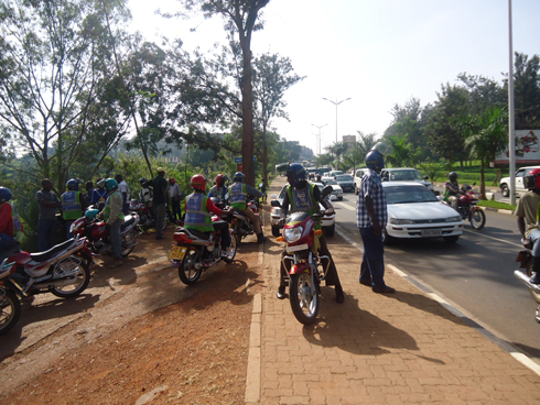 Agahanda imodoka yazamukagamo ishaka kuza muri kaburimbo