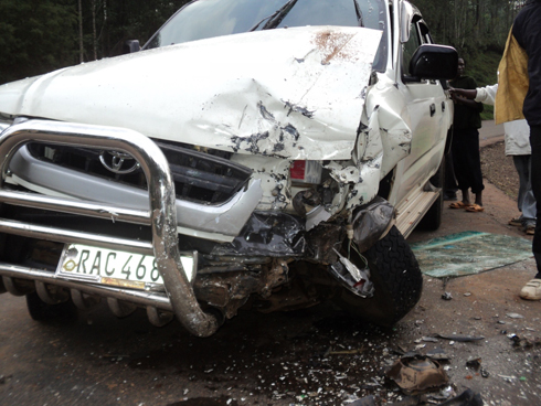 Pikapu yagonganye na tagisi.