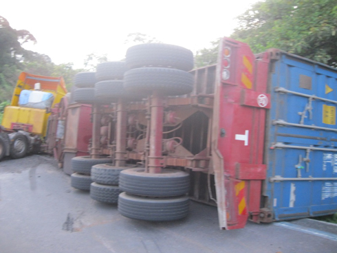 Ikamyo yacitsemo kabiri ariko umushoferi ntacyo yabaye.