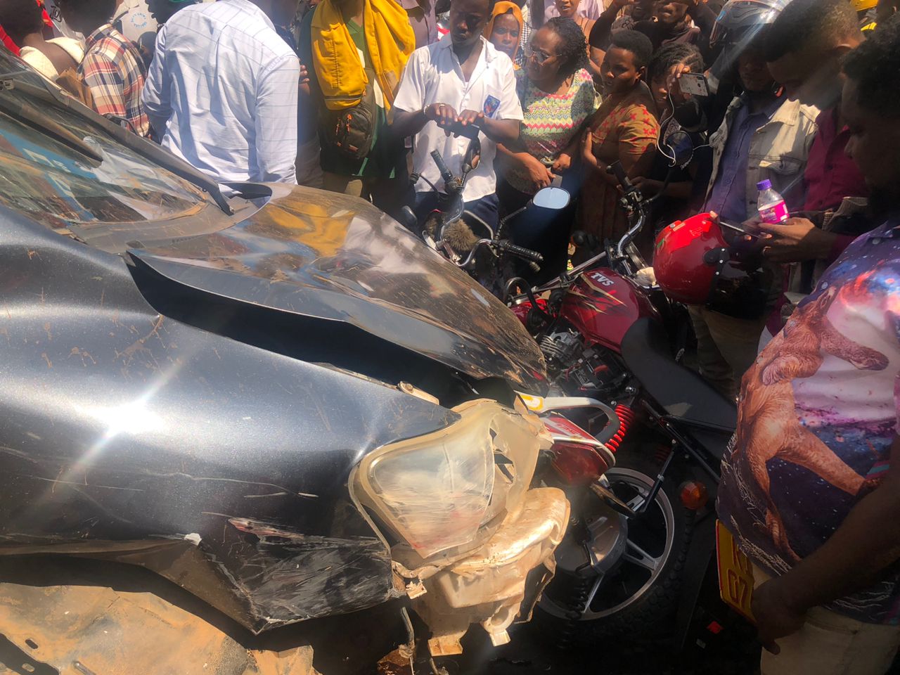 Iyi mpanuka y'imodoka yabereye imbere yo kuri CHIC mu Mujyi wa Kigali