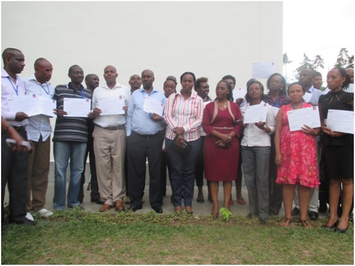 Aba bakozi bahawe impanuro zo gukorera neza abaturage.