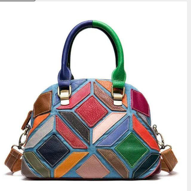 Igikapu n'inkweto bikoze mu ruhu