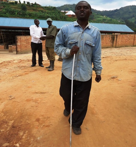 Mpungirehe yemera ko imwe mu misanzu yakiriye y'abanyamuryango (Photo/N.Leonard)