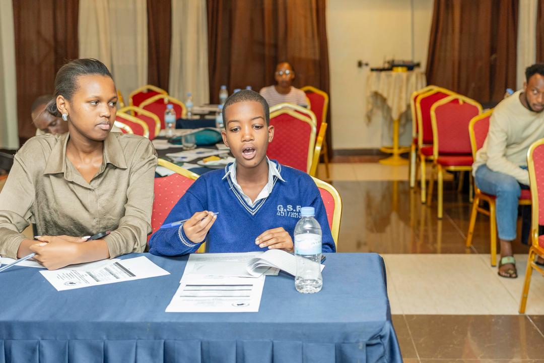 Abangavu na bo bashimye ko batekerejweho muri uyu mushinga, kuko bahabwa amakuru yizewe ku buzima bw'imyororokere, na bo bakayageza kuri bagenzi babo