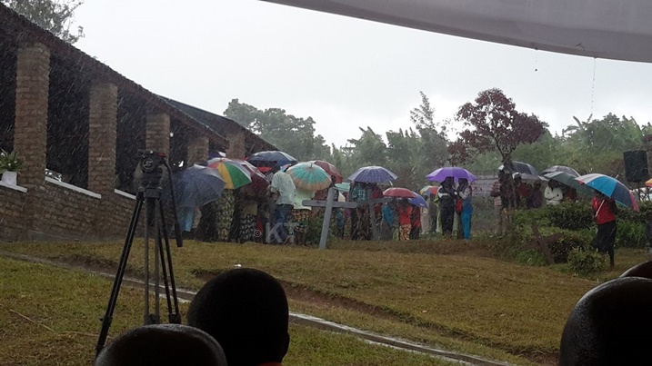 Imvura yari nyinshi.