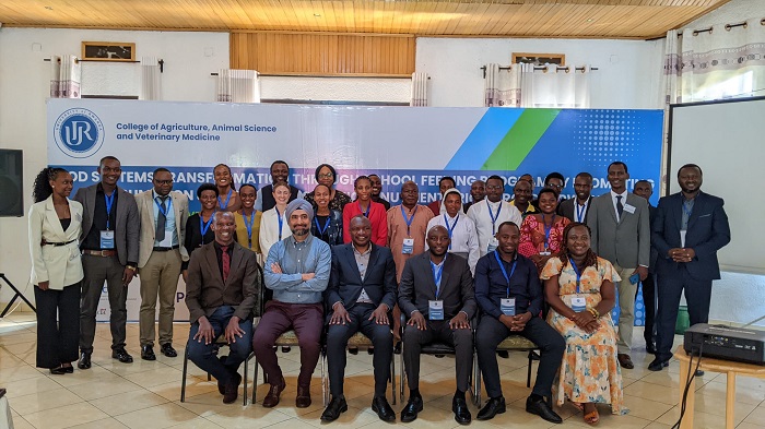 Inzego zitandukanye zifite aho zihuriye no guteza imbere gahunda yo kugaburira abanyeshuri ku mashuri zahuriye mu biganiro 