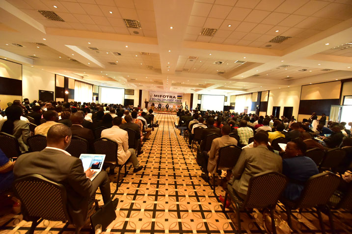 Iyi nama yari yitabiriwe n'abantu benshi.