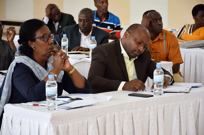 Ni inama yitabiriwe n'abayobozi mu nzego zinyuranye