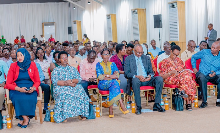 Abadepite bishimiye ko batumiwe mu nteko rusange y