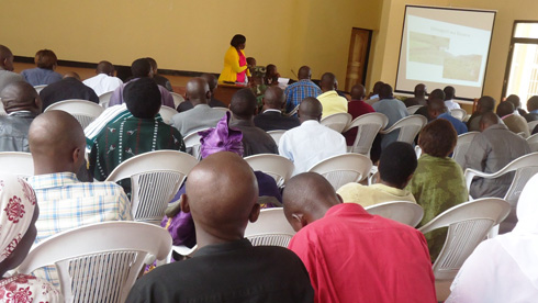 Buri muyobozi yasabwe gukumira ibikorwa byangiza ibidukikije byimazeyo.