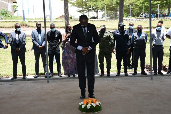 Bashyize indabo ku mva ziruhukiyemo Abazize Jenoside ku rwibutso rwa Kinazi