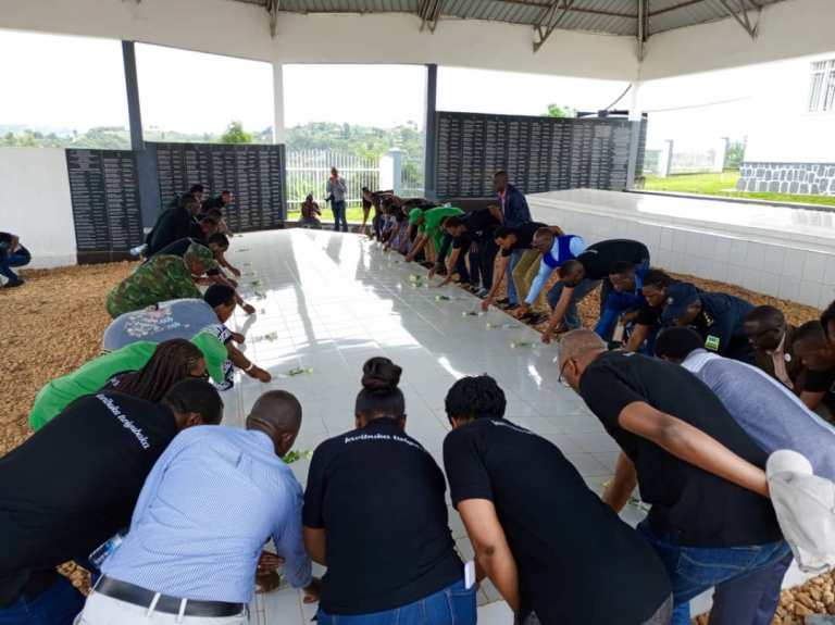 Bunamiye Abatutsi biciwe i Kibeho